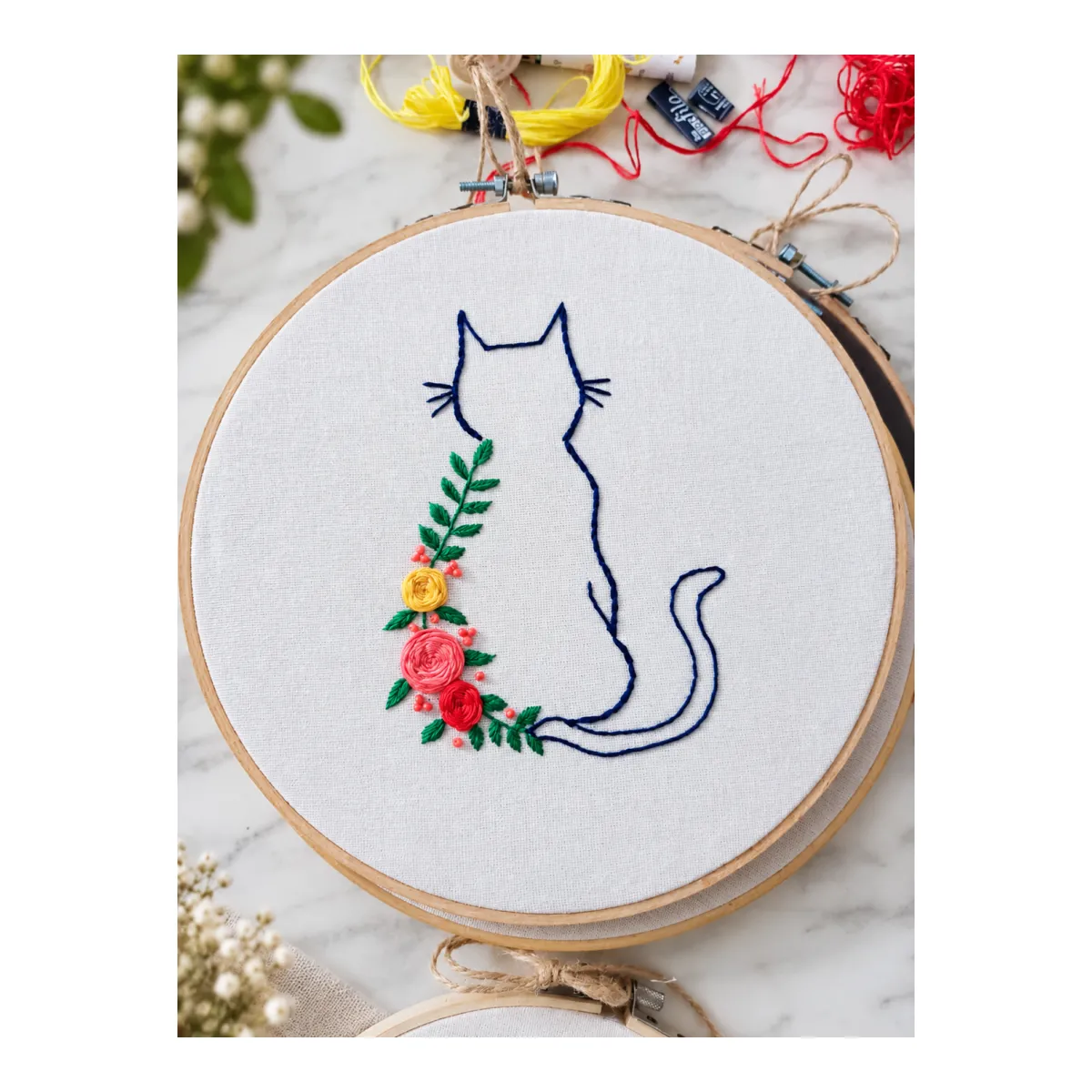Tableau Chat Fleuri Brodé à la Main